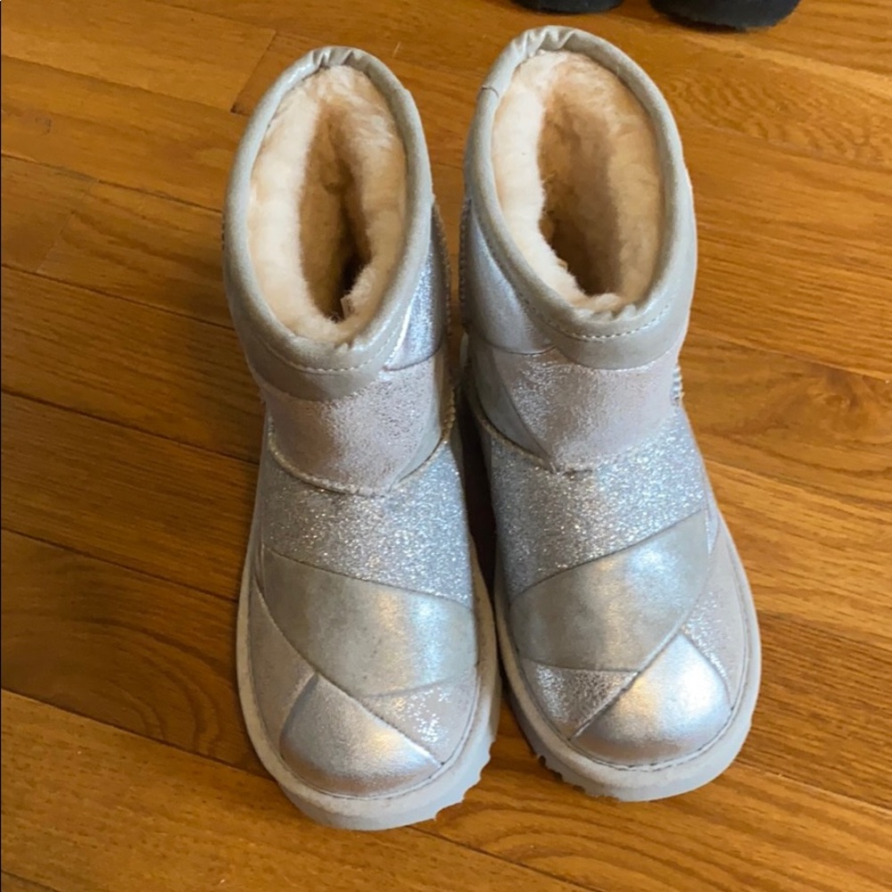 Brand new Ugg short boots size girls US11
